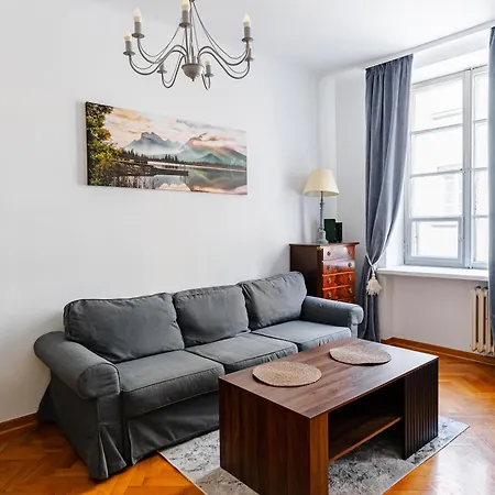 Charming In The Heart Of Old Town *